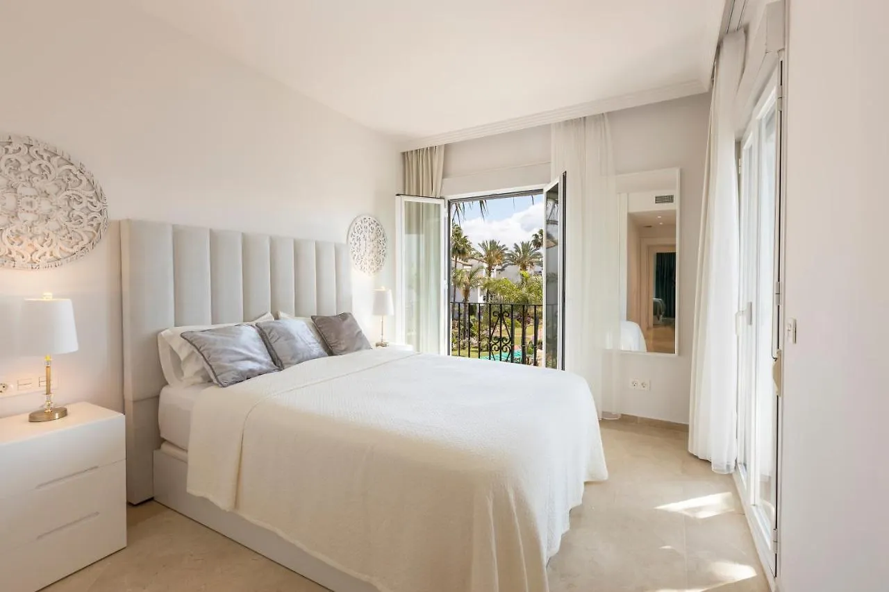 Nobble Apartment Costalita إِستيبونا 0*,